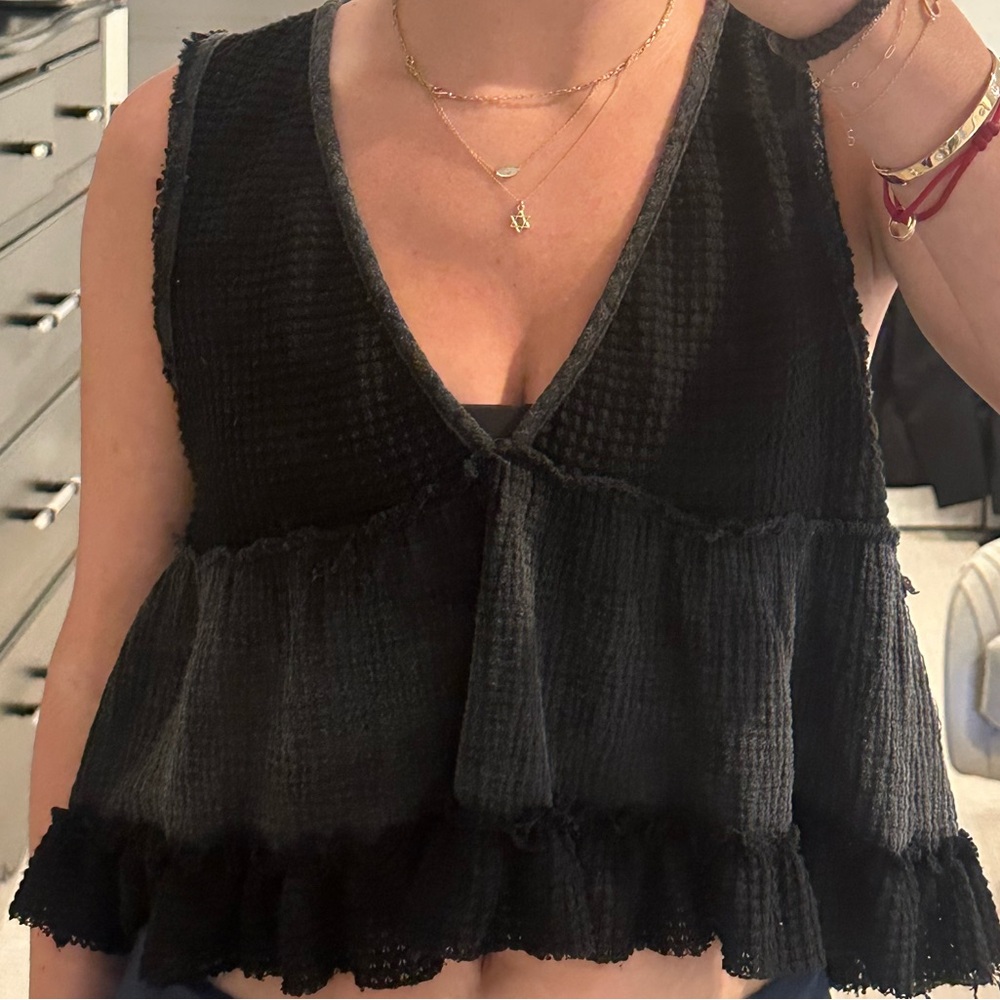 POL Gauze Sleeveless V Neck Cropped Baby Doll Top